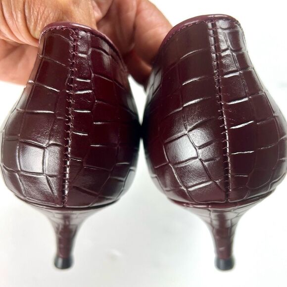 Vionic Kit Josie  Croc-Embossed Kitten Heel Wine - Picture 5 of 9